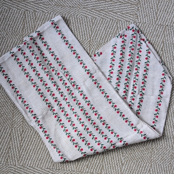 Source Unknown Other - Farmhouse Scandinavian Table Runner Linen-Like Red Green Floral Vines Embroidery